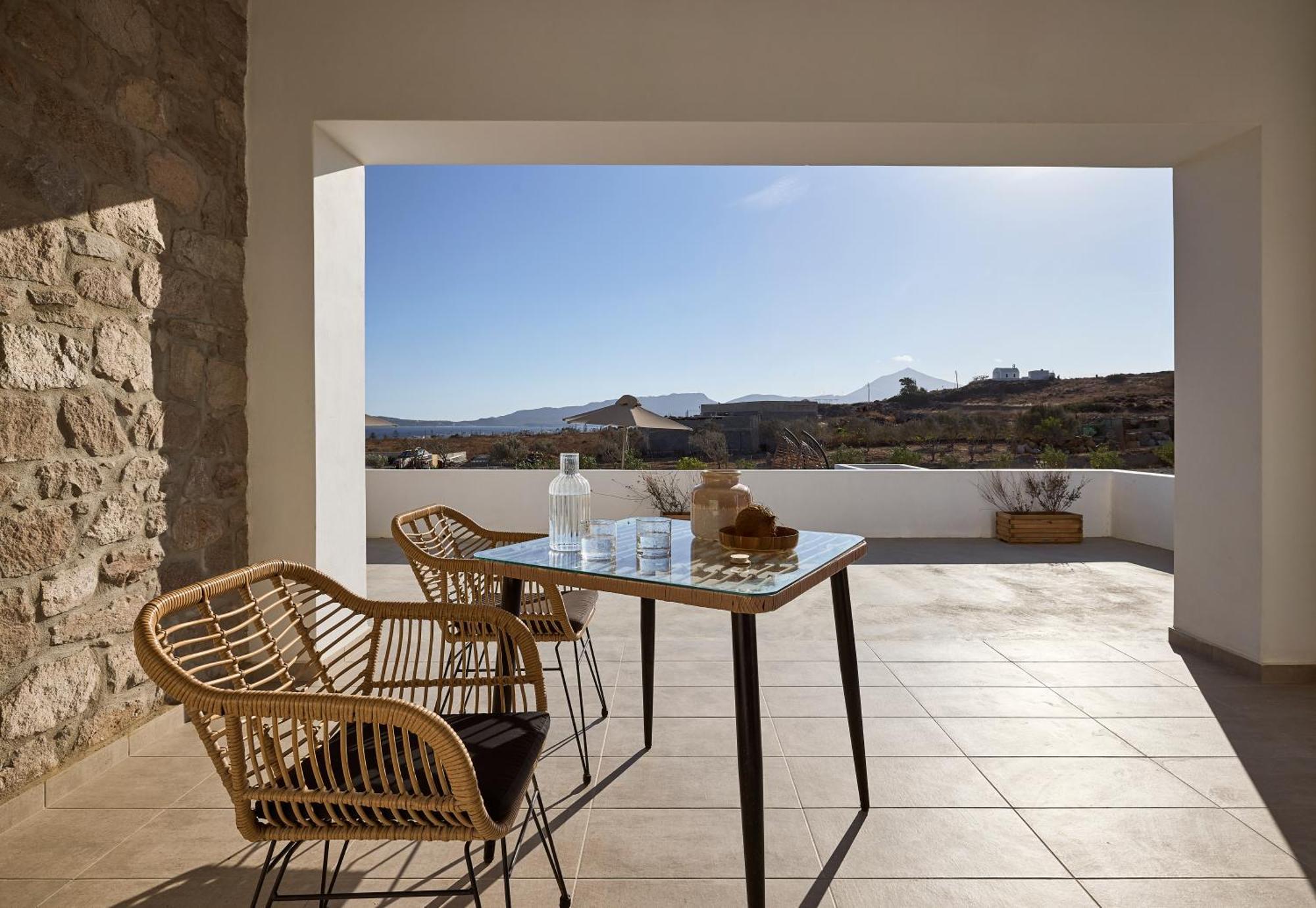 Kedros Milos Suites Adamantas  Room photo
