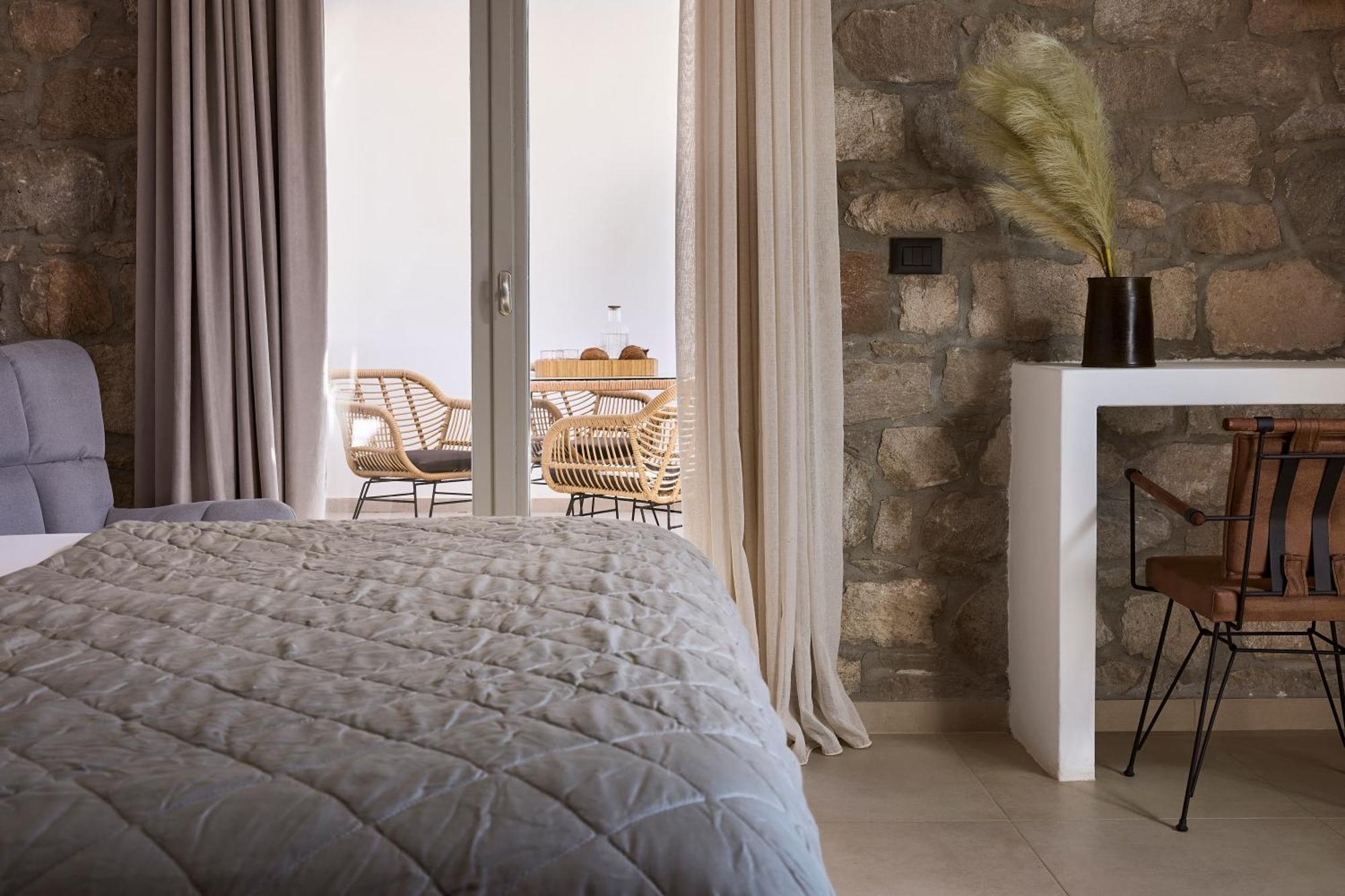 Kedros Milos Suites Adamantas  Room photo