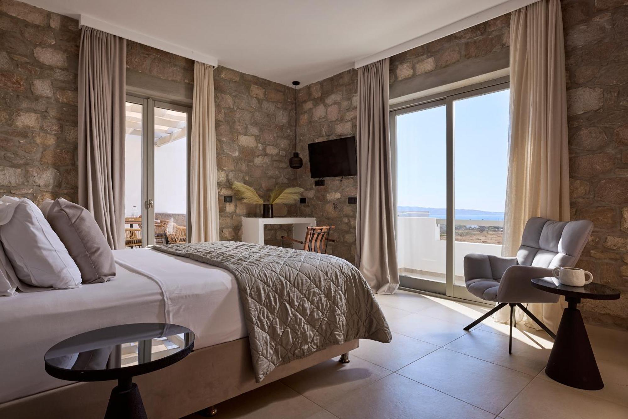 Kedros Milos Suites Adamantas  Room photo