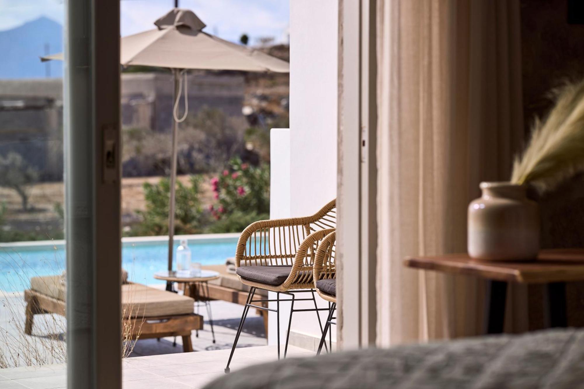 Kedros Milos Suites Adamantas  Room photo