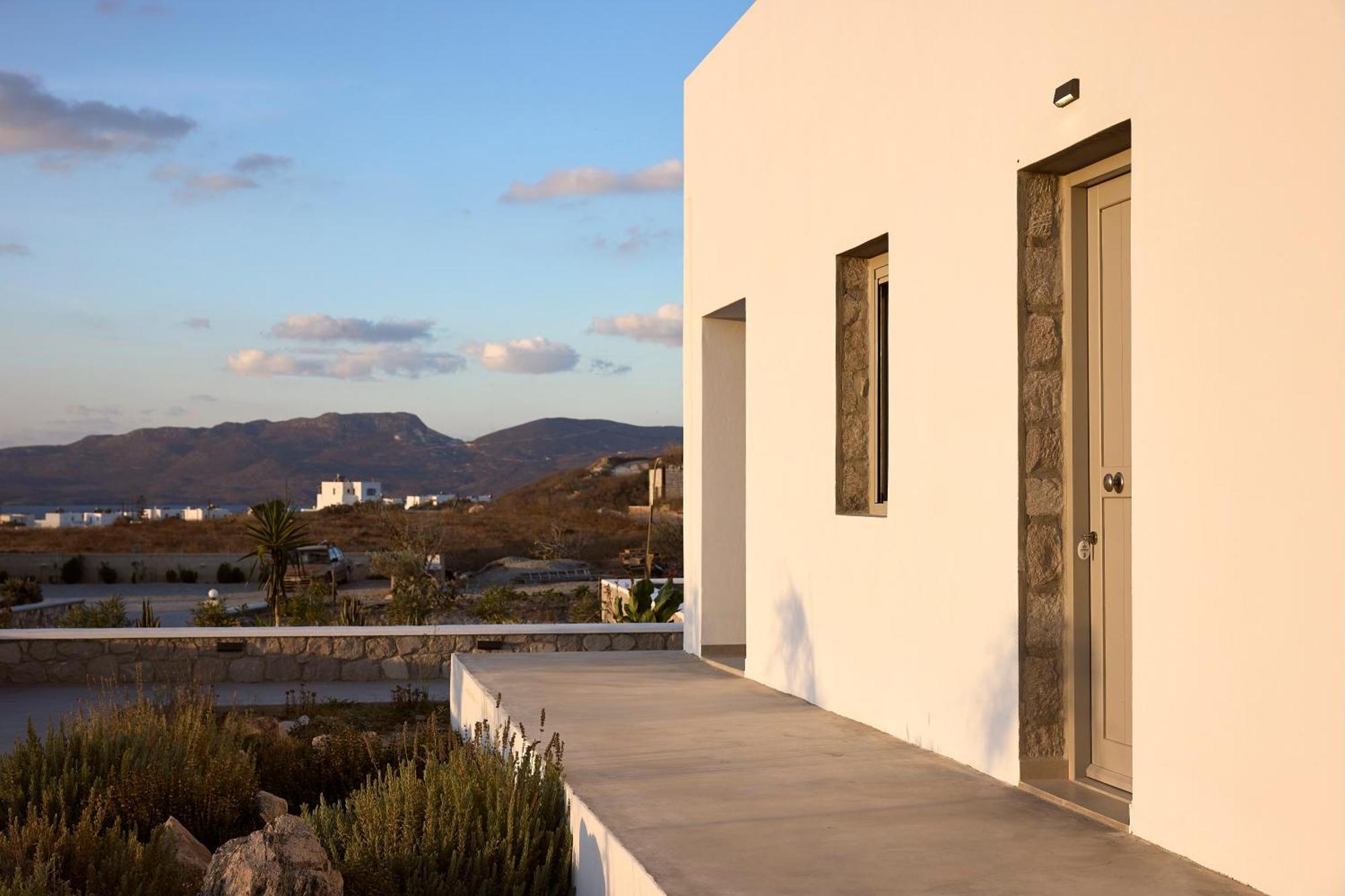 Kedros Milos Suites Adamantas  Room photo