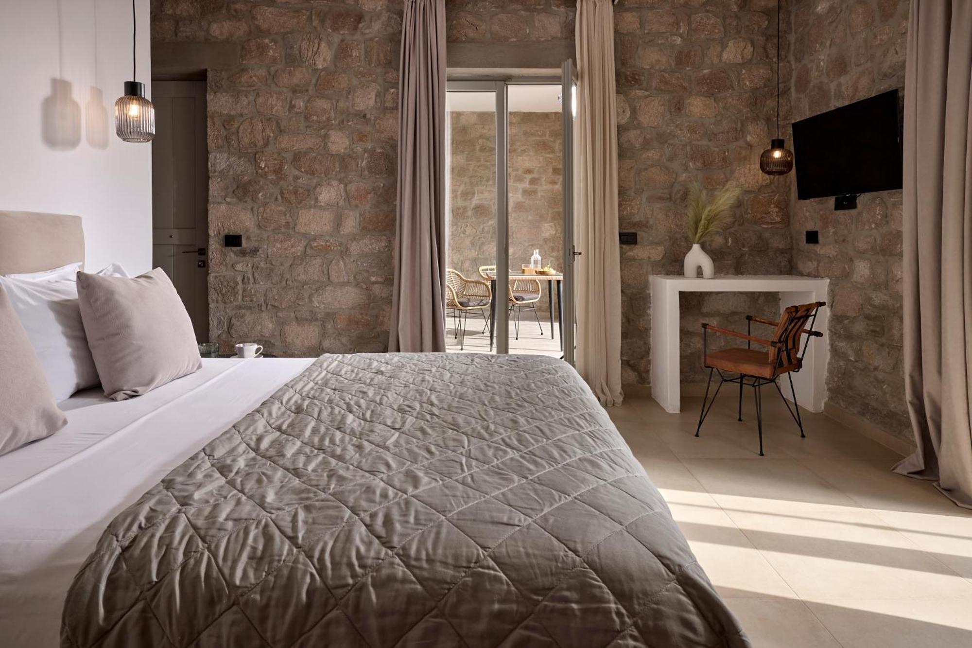 Kedros Milos Suites Adamantas  Room photo