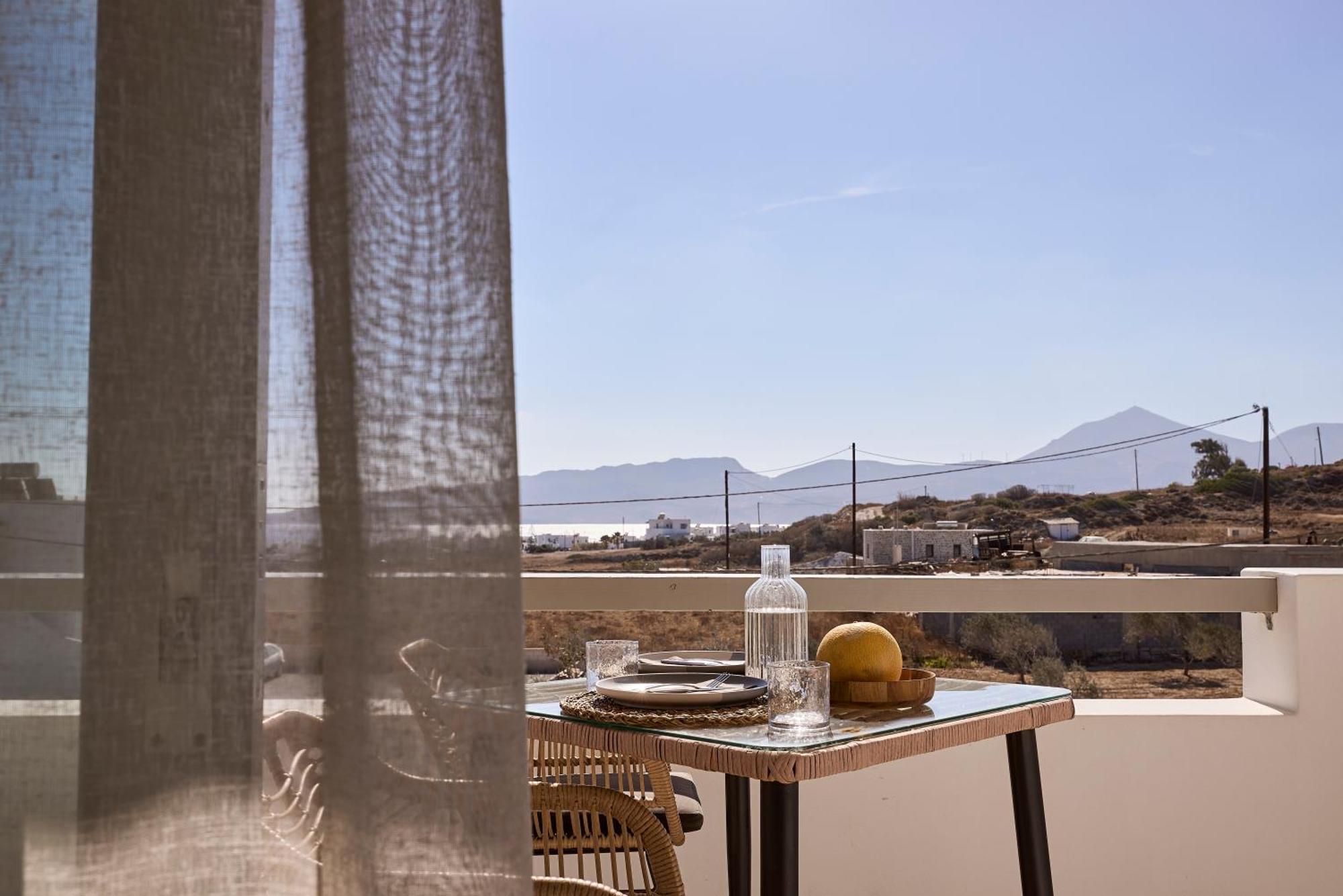 Kedros Milos Suites Adamantas  Room photo