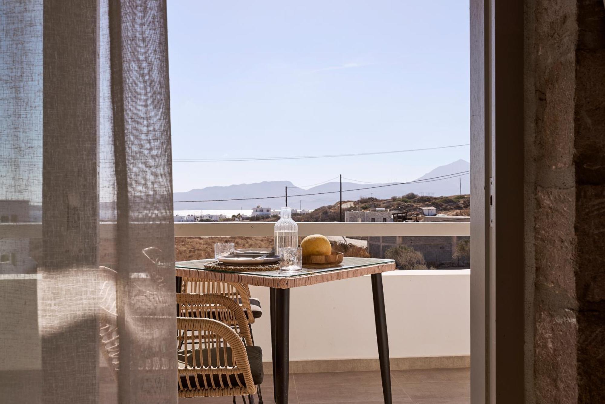 Kedros Milos Suites Adamantas  Exterior photo